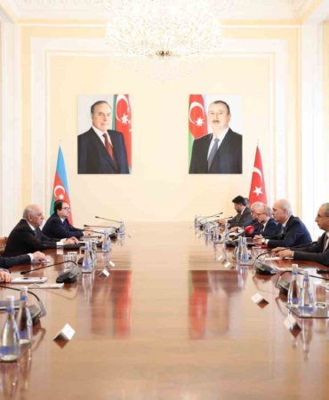 tbmm-baskani-kurtulmus-azerbaycan-basbakani-esedov-ile-gorustu-gIPdd4P6.jpg