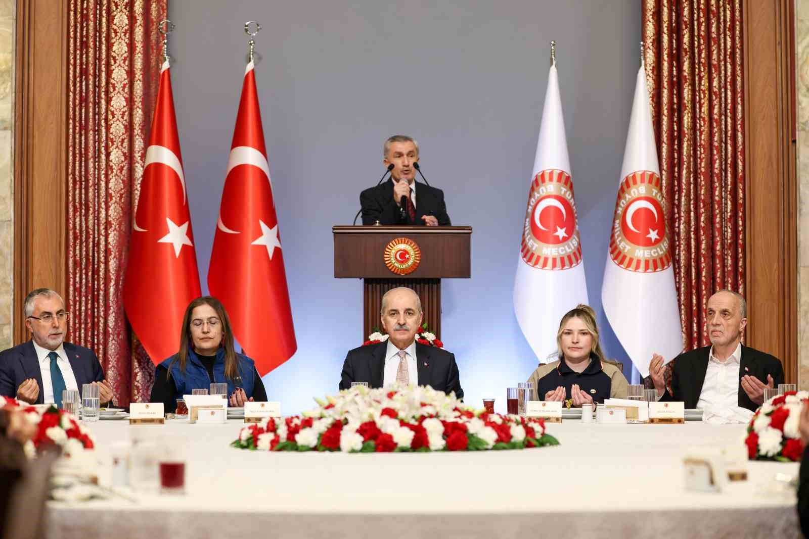 TBMM Başkanı Kurtulmuş: "Birilerinin bölüp parçaladığı bu coğrafyayı derleyip toparlamak bizim milletimize düşer, Türkiye’ye düşer" 13 tbmm baskani kurtulmus birilerinin bolup parcaladigi bu cografyayi derleyip toparlamak bizim milletimize duser turkiyeye PXAnMinZ