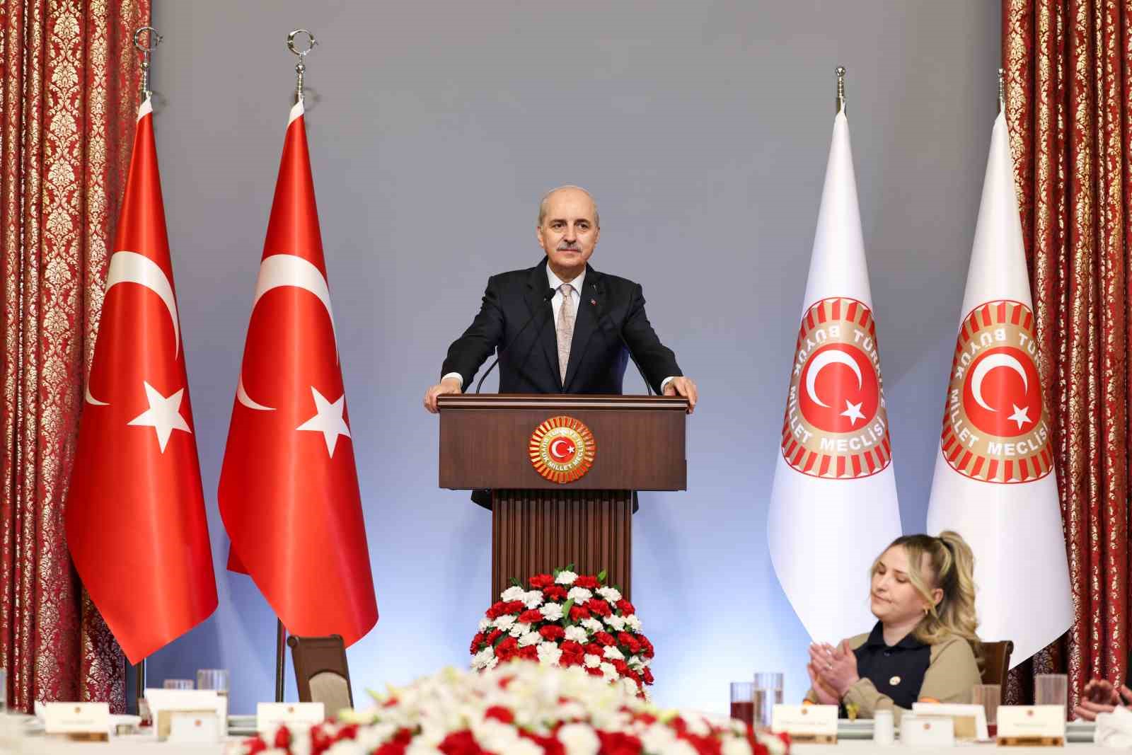 TBMM Başkanı Kurtulmuş: "Birilerinin bölüp parçaladığı bu coğrafyayı derleyip toparlamak bizim milletimize düşer, Türkiye’ye düşer" 11 tbmm baskani kurtulmus birilerinin bolup parcaladigi bu cografyayi derleyip toparlamak bizim milletimize duser turkiyeye rdXE6Zqf