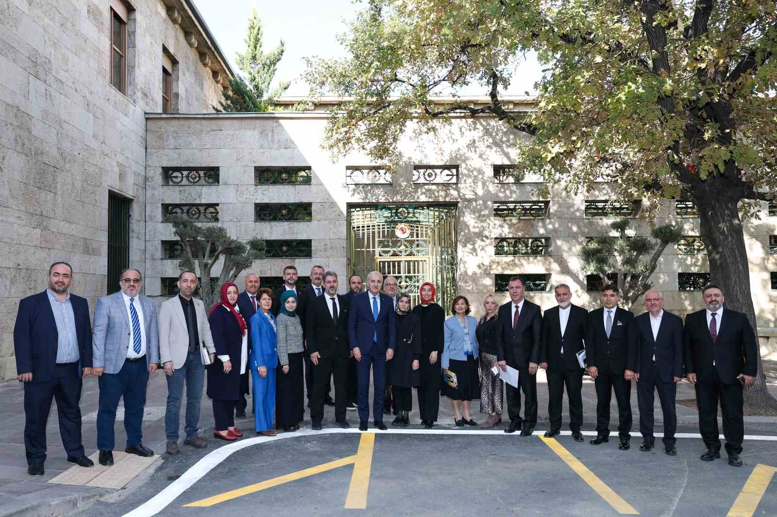 TBMM Başkanı Kurtulmuş: "Bizim toplumumuzun kök hücresi ailedir" 5 tbmm baskani kurtulmus bizim toplumumuzun kok hucresi ailedir 1 uC715JNT