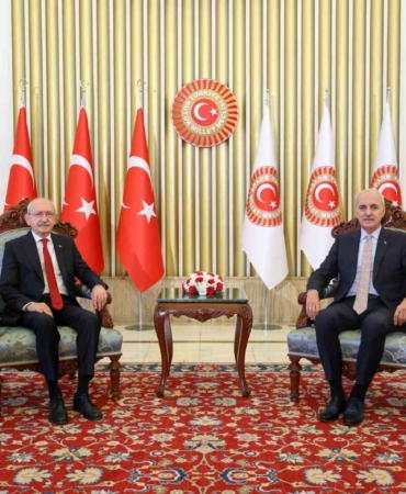 tbmm-baskani-kurtulmus-chp-genel-baskani-kilicdaroglu-ile-gorustu-MA2v1b1c.jpg