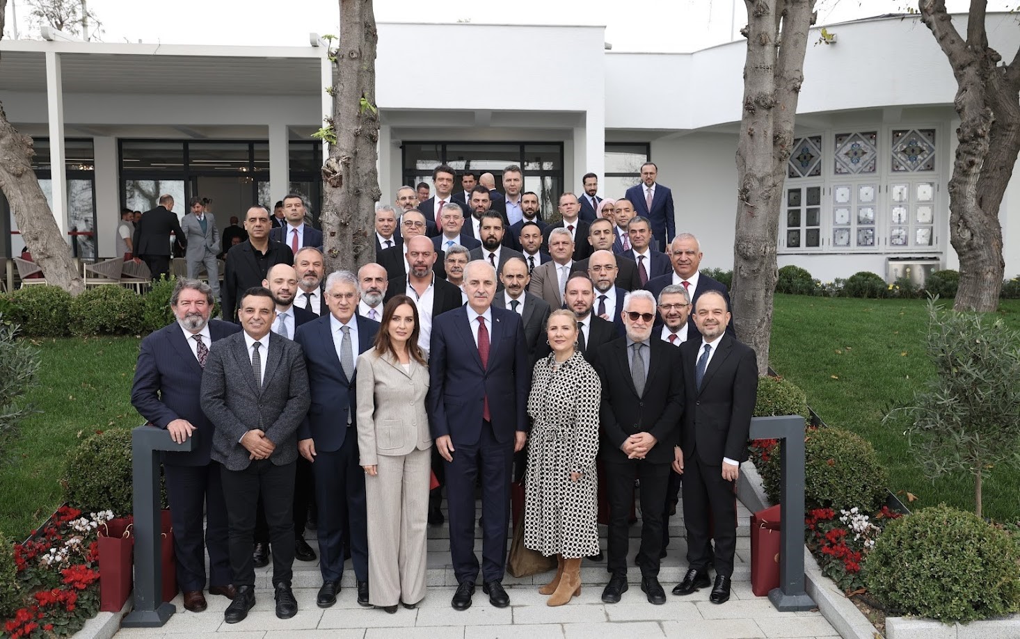 tbmm baskani kurtulmus dunyadaki catisma modellerini kiyasladigimizda turkiye cok hizli bir sekilde bu noktaya YbthH7aN