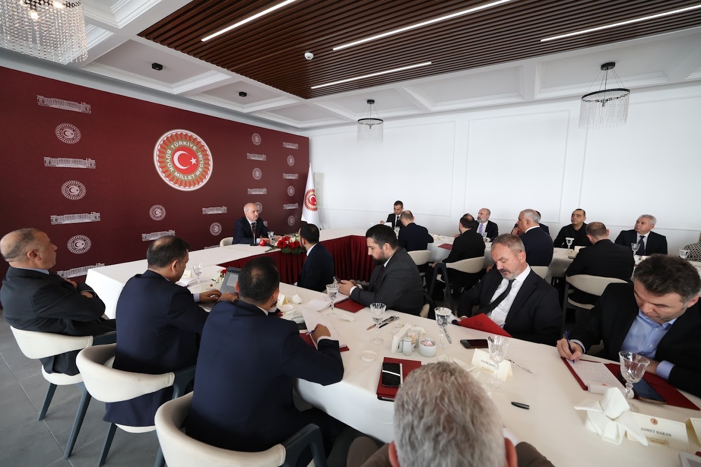 tbmm baskani kurtulmus dunyadaki catisma modellerini kiyasladigimizda turkiye cok hizli bir sekilde bu noktaya