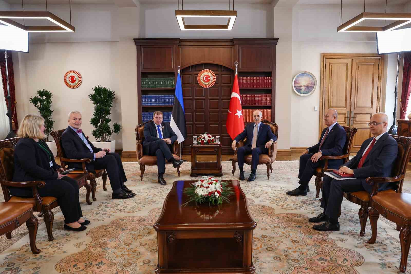 tbmm baskani kurtulmus estonya parlamentosu baskani hussar ile gorustu 3 ysKbIsAV