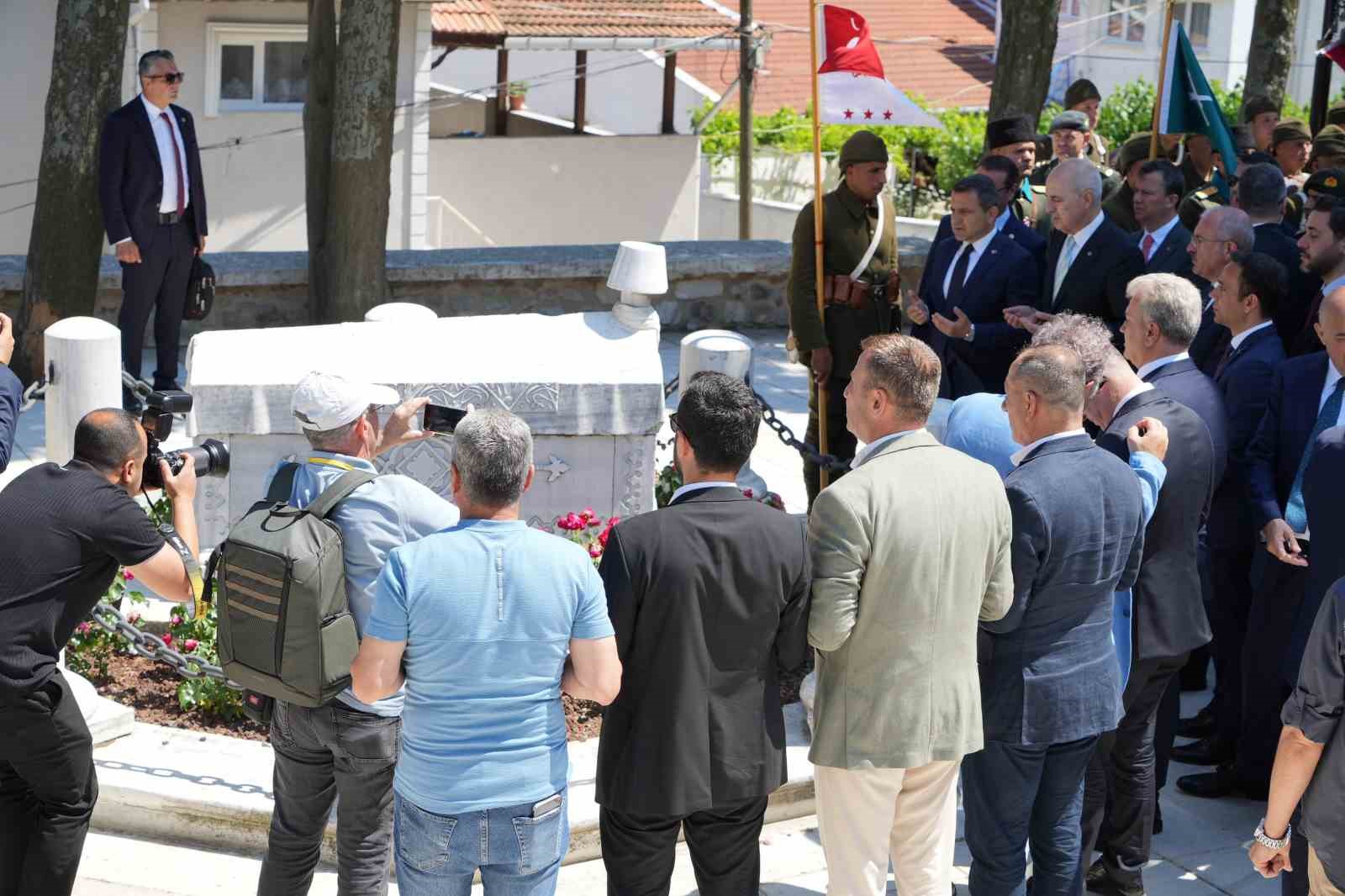 tbmm baskani kurtulmus geliboluda gazi suleyman pasa turbesinde alplerin nobet degisimi buyuledi 4 IkbJFvYk
