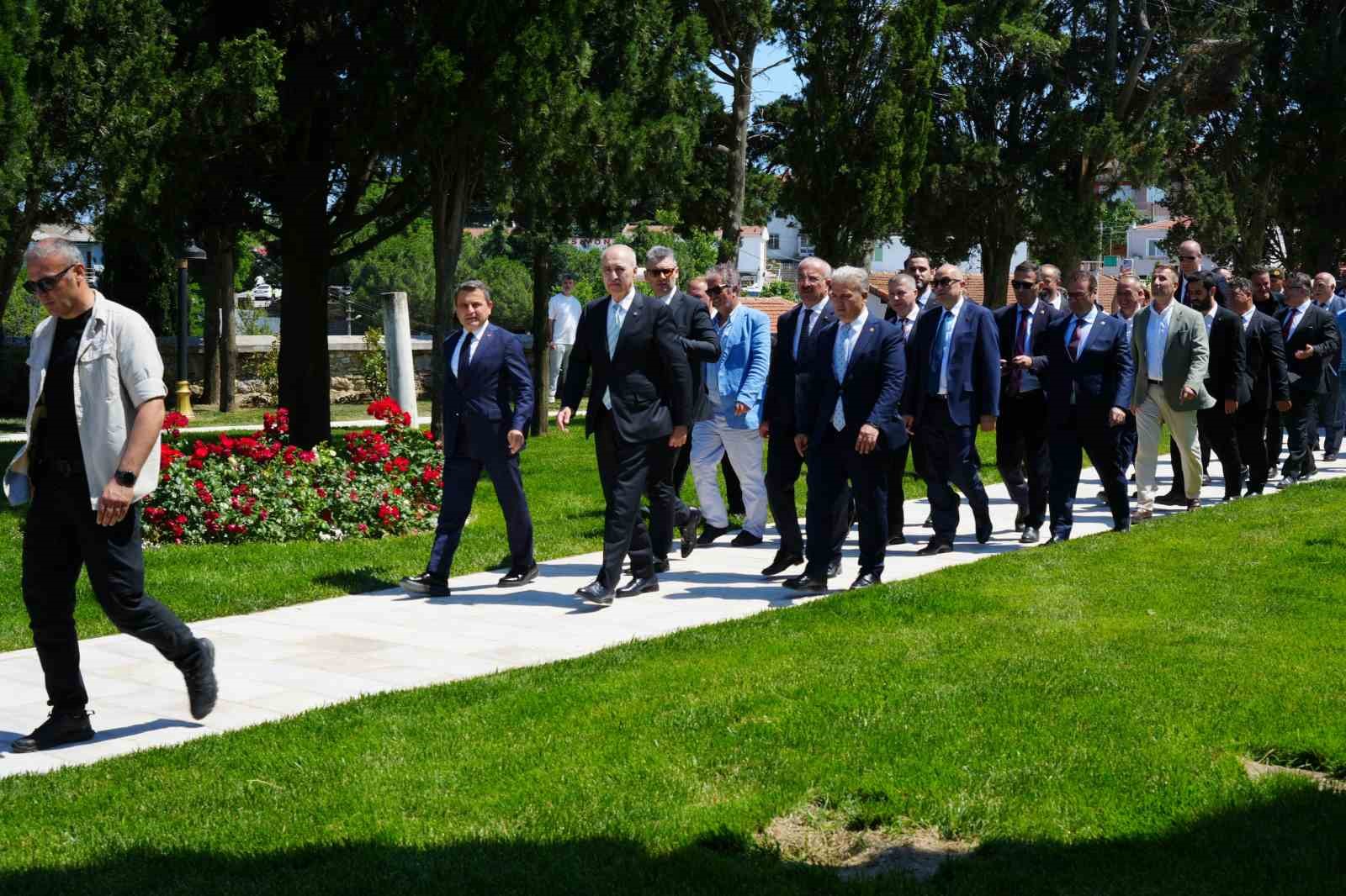 tbmm baskani kurtulmus geliboluda gazi suleyman pasa turbesinde alplerin nobet degisimi buyuledi 5 QuVucUEU