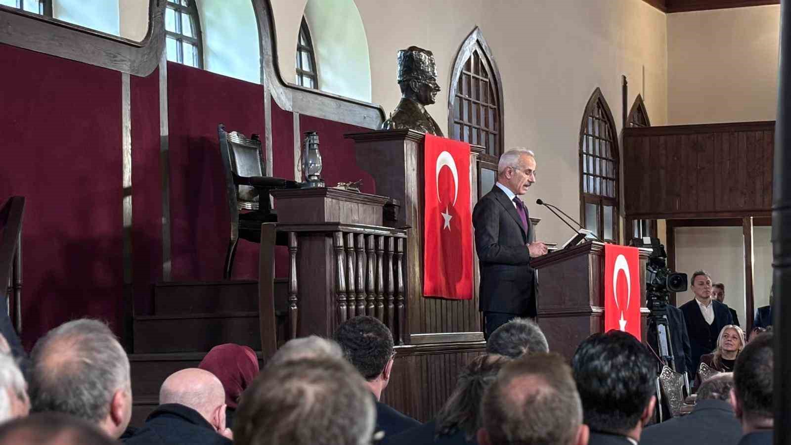 TBMM Başkanı Kurtulmuş: "Gerçekten bu istiklal madalyasının Trabzon’umuza da fevkalade yakıştığını bir kere daha ifade etmek istiyorum" 8 tbmm baskani kurtulmus gercekten bu istiklal madalyasinin trabzonumuza da fevkalade yakistigini bir kere daha Ju4ytbCT