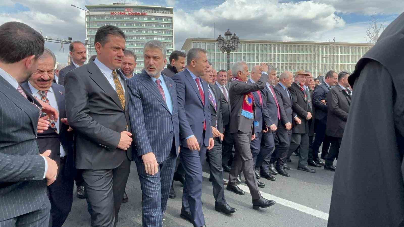 TBMM Başkanı Kurtulmuş: "Gerçekten bu istiklal madalyasının Trabzon’umuza da fevkalade yakıştığını bir kere daha ifade etmek istiyorum" 9 tbmm baskani kurtulmus gercekten bu istiklal madalyasinin trabzonumuza da fevkalade yakistigini bir kere daha ZUBK1Lhk