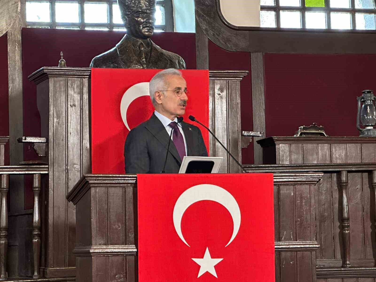 TBMM Başkanı Kurtulmuş: "Gerçekten bu istiklal madalyasının Trabzon’umuza da fevkalade yakıştığını bir kere daha ifade etmek istiyorum" 5 tbmm baskani kurtulmus gercekten bu istiklal madalyasinin trabzonumuza da fevkalade yakistigini bir kere daha yt5Z9d5j