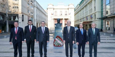 tbmm-baskani-kurtulmus-romanyada-ataturk-anitini-ziyaret-etti-VCsYXD2C.jpg