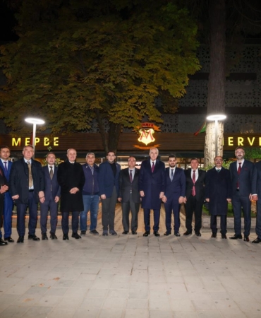 tbmm-baskani-kurtulmus-tacikistanda-turk-is-adamlariyla-bulustu-erztQC2v.jpg