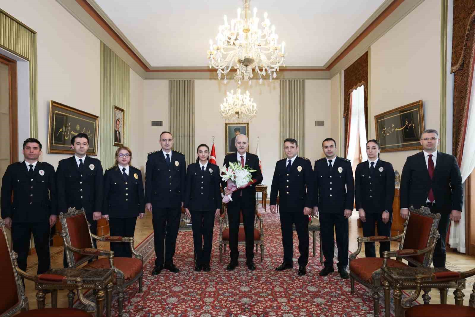 TBMM Başkanı Kurtulmuş, TBMM Koruma Daire Başkanı Çelik ve emniyet mensuplarını kabul etti 4 tbmm baskani kurtulmus tbmm koruma daire baskani celik ve emniyet mensuplarini kabul etti 0 CkDzdEh8