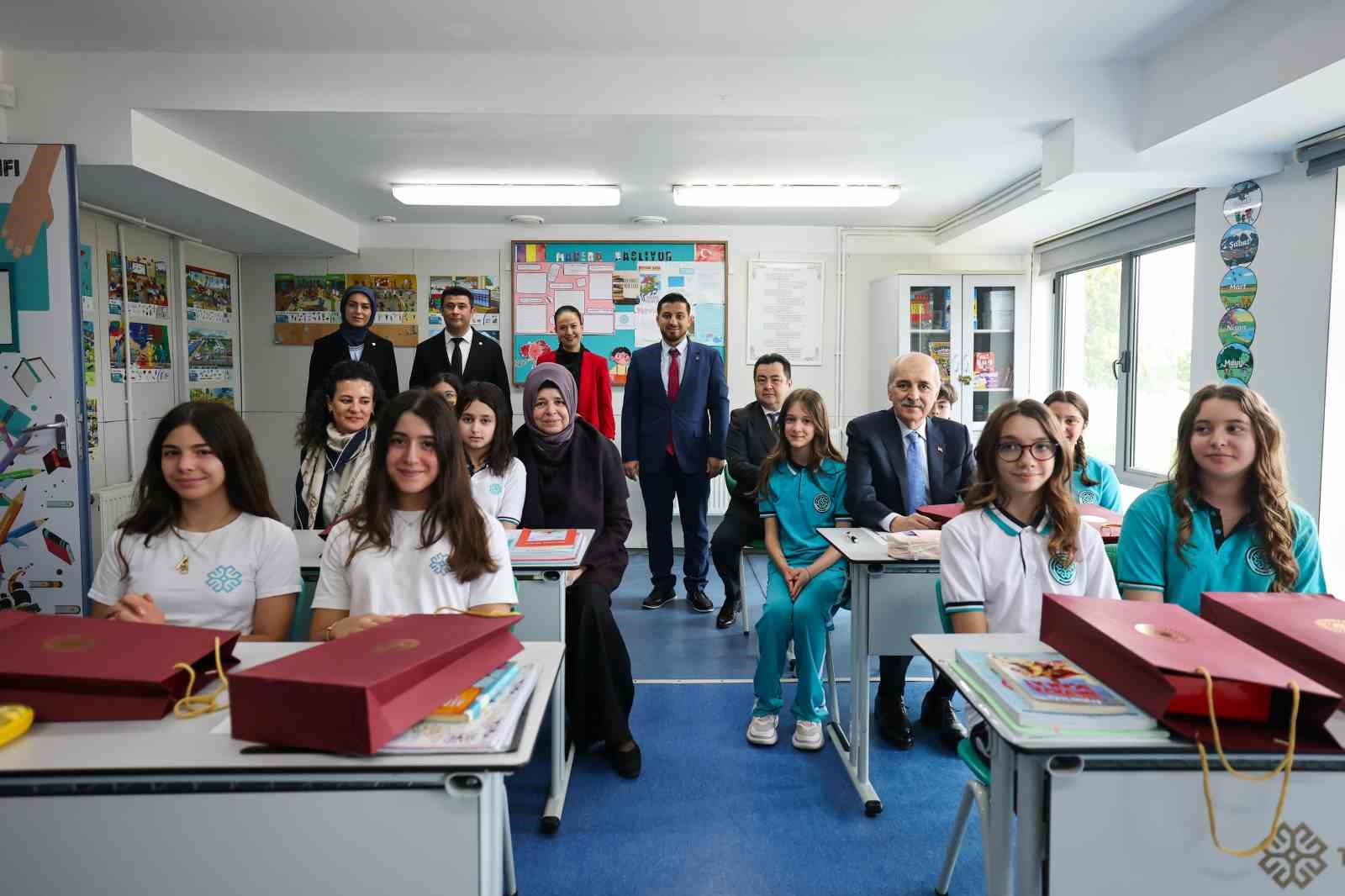 tbmm baskani kurtulmus turkiye olarak barisin istikrarin huzurun ve insani degerlerin yaninda olduk olmaya 3HFMAsHv