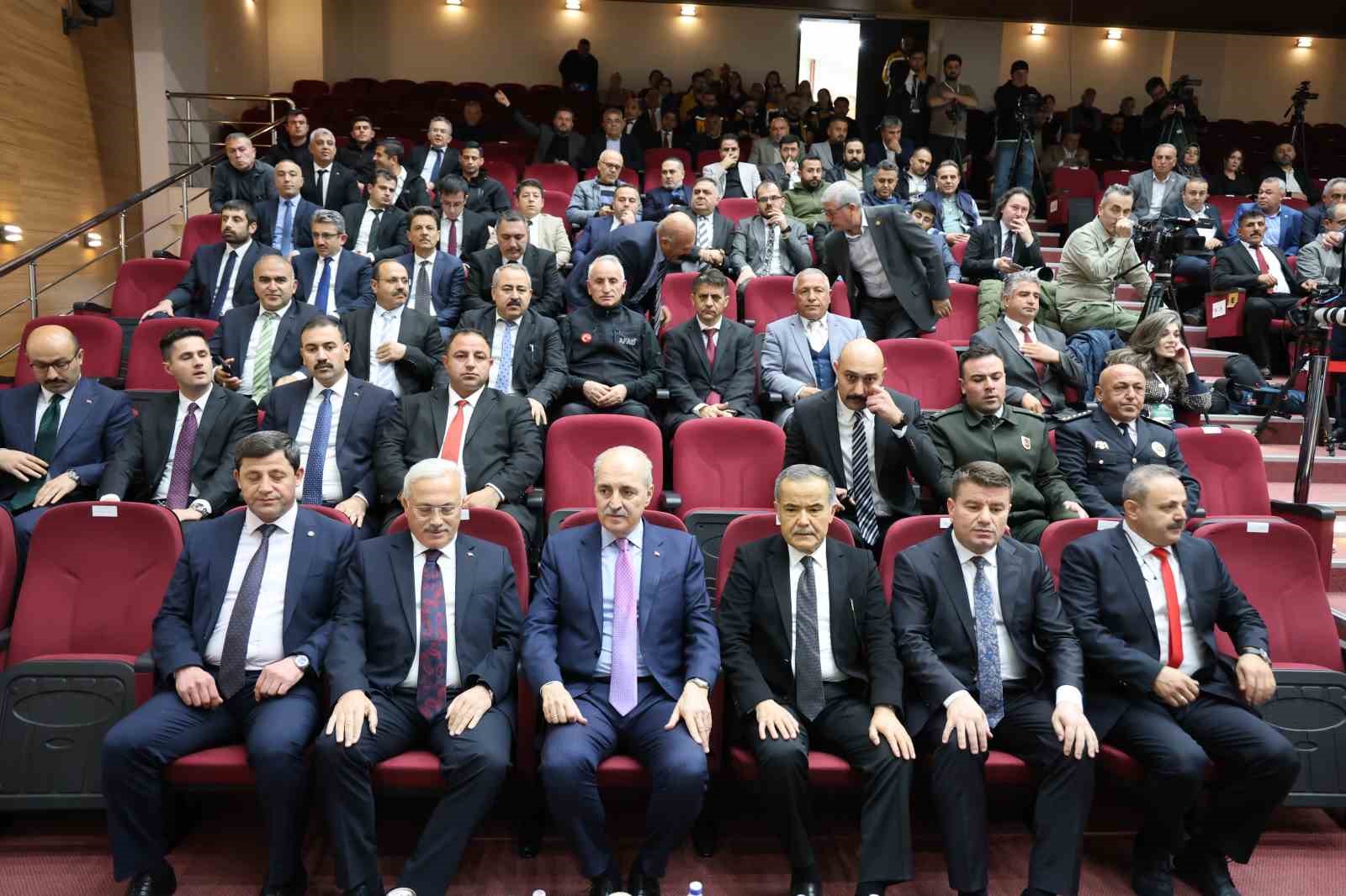 TBMM Başkanı Kurtulmuş: "Türkiye’nin her yerinde sadece kardeşlik türküleri söylenecektir" 10 tbmm baskani kurtulmus turkiyenin her yerinde sadece kardeslik turkuleri soylenecektir 6 SEO44N25