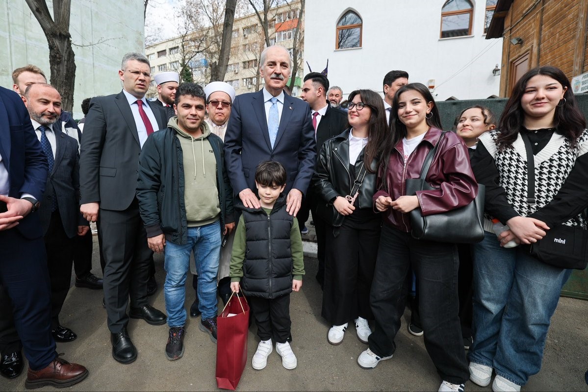 tbmm baskani kurtulmustan bukreste carol hunchiar camiine ziyaret 2 6n9RQvLJ