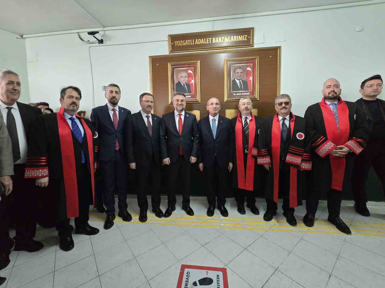 TBMM Başkanvekili Bekir Bozdağ: "1982 Anayasası artık Türkiye’yi taşıyamıyor" 4 tbmm baskanvekili bekir bozdag 1982 anayasasi artik turkiyeyi tasiyamiyor 0 ZmTVnKNA