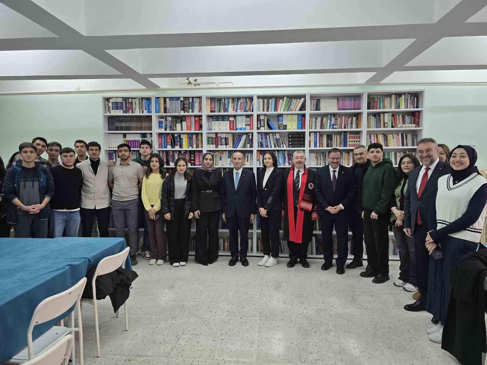 TBMM Başkanvekili Bekir Bozdağ: "1982 Anayasası artık Türkiye’yi taşıyamıyor" 9 tbmm baskanvekili bekir bozdag 1982 anayasasi artik turkiyeyi tasiyamiyor 5