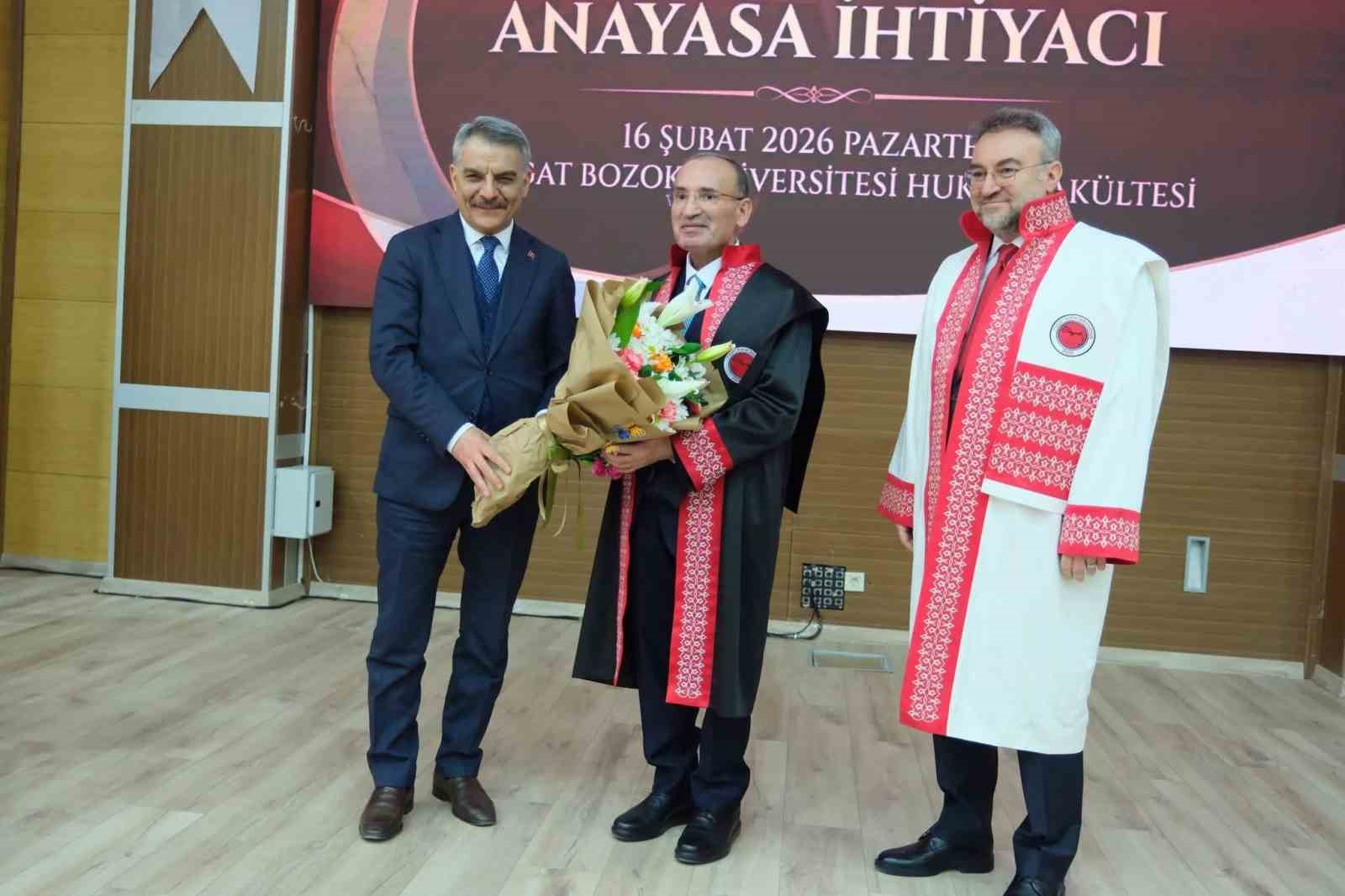 TBMM Başkanvekili Bekir Bozdağ: "1982 Anayasası artık Türkiye’yi taşıyamıyor" 10 tbmm baskanvekili bekir bozdag 1982 anayasasi artik turkiyeyi tasiyamiyor 6