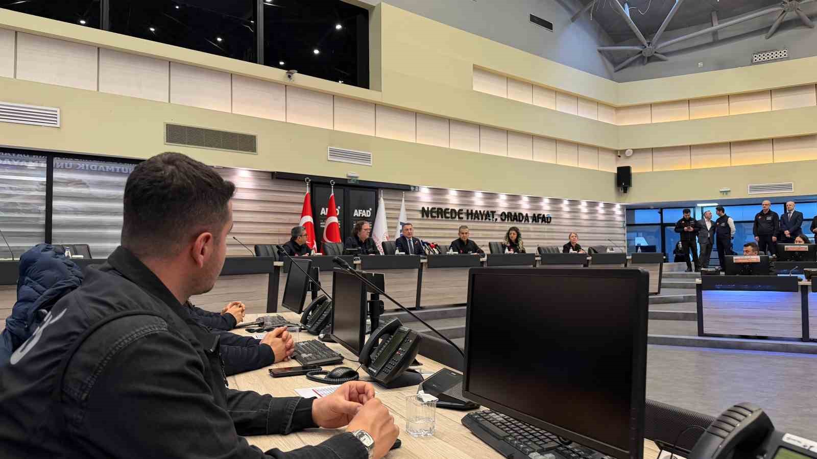 TBMM Dışişleri Komisyonu Başkanı Oktay: "650 bin personeli sahaya sürmek hiçbir ülkenin yapabileceği bir olay değil" 5 tbmm disisleri komisyonu baskani oktay 650 bin personeli sahaya surmek hicbir ulkenin yapabilecegi bir wVd9LXis