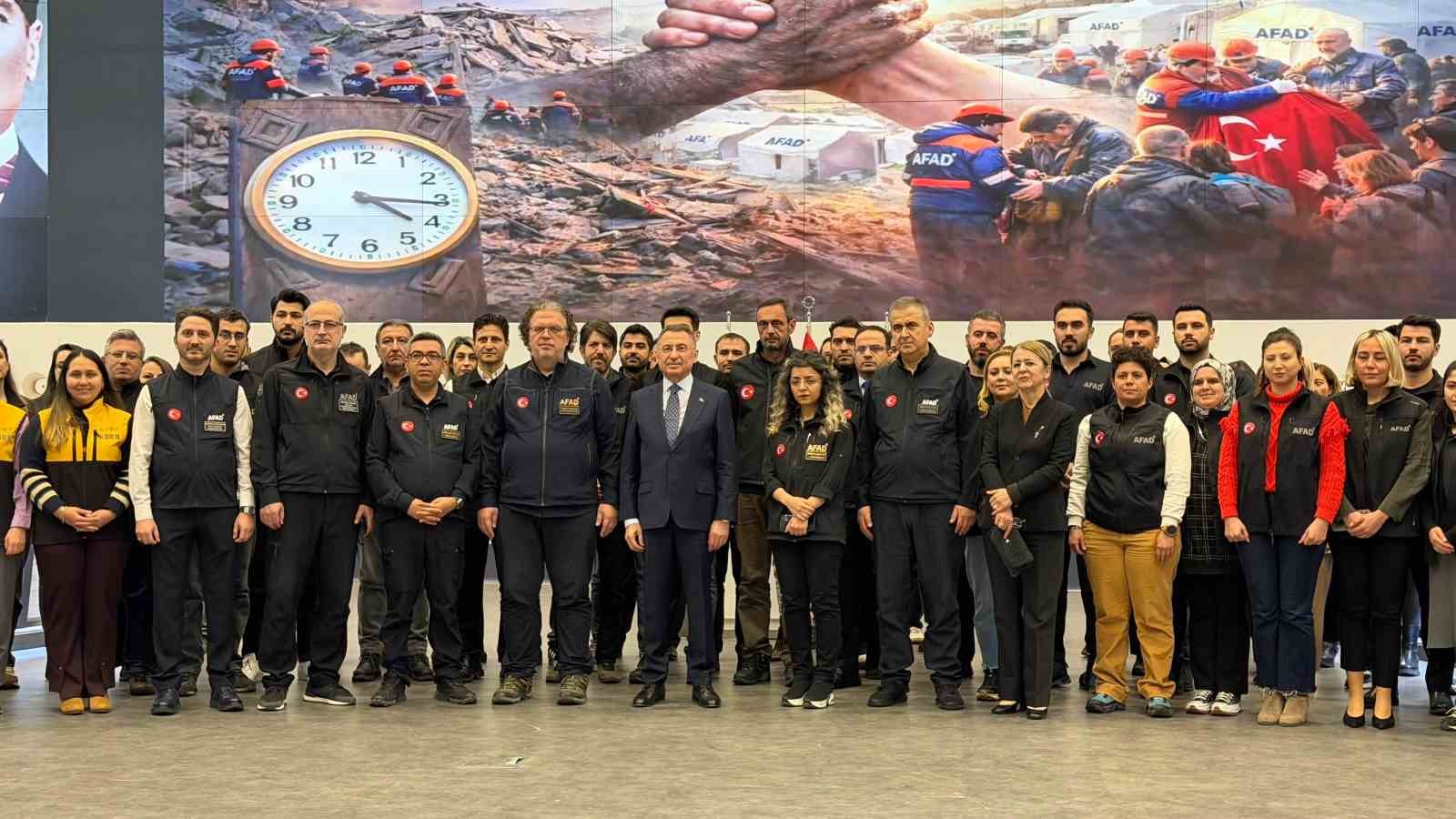 TBMM Dışişleri Komisyonu Başkanı Oktay: "650 bin personeli sahaya sürmek hiçbir ülkenin yapabileceği bir olay değil" 7 tbmm disisleri komisyonu baskani oktay 650 bin personeli sahaya surmek hicbir ulkenin yapabilecegi bir zKwacSMs
