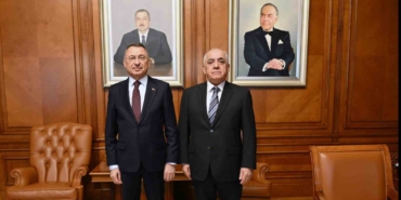tbmm-disisleri-komisyonu-baskani-oktay-azerbaycan-basbakani-asadov-ile-bir-araya-geldi-nTGAQxiC.jpg