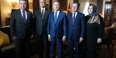 tbmm-disisleri-komisyonu-heyeti-abdde-turklerle-bulustu-RdbURTUb.jpg