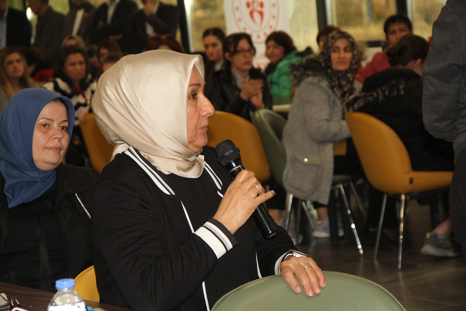 tbmm engelli bireyler komisyonu kula genclik kampinda engelliler ve aileleriyle bulustu 10 gMmVMhre