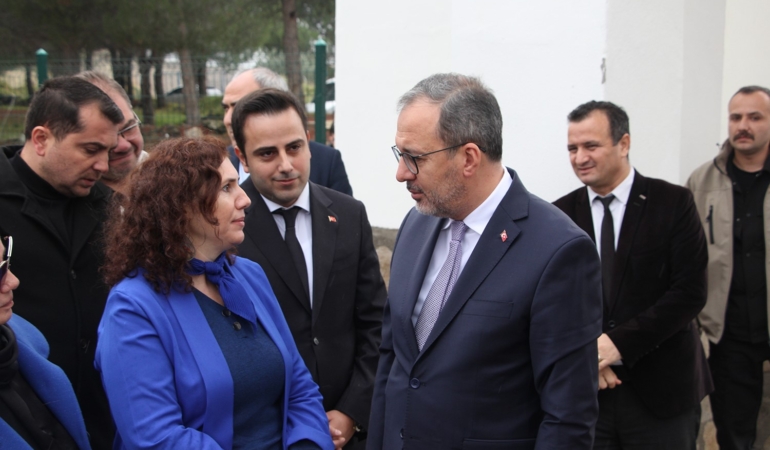 tbmm-engelli-bireyler-komisyonu-kula-genclik-kampinda-engelliler-ve-aileleriyle-bulustu-Q7dU6XHr.jpg