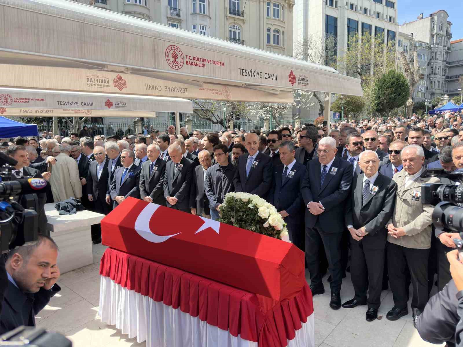 tbmm eski baskani husamettin cindoruk son yolculuguna ugurlandi 0 lS4zufZD
