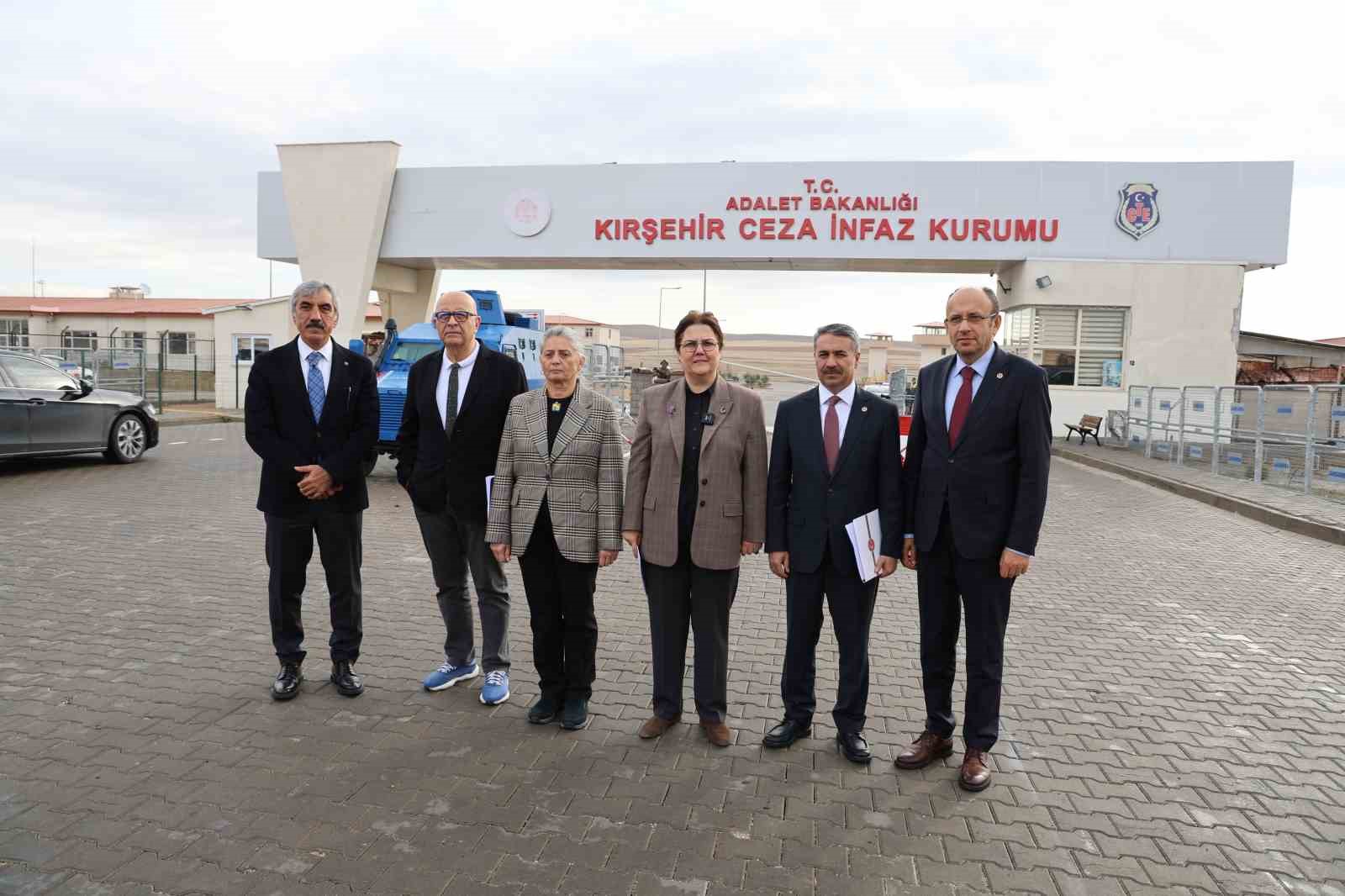 TBMM İnsan Haklarını İnceleme Komisyonu Başkanı Yanık: "Cezaevlerinde insan onuruna aykırı bir durum olup olmadığını tespit etmek için titiz bir çalışma yürütüyoruz" 4 tbmm insan haklarini inceleme komisyonu baskani yanik cezaevlerinde insan onuruna aykiri bir durum olup