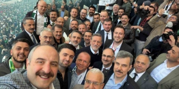 tbmm-komisyon-baskani-mustafa-varank-bursa-protokoluyle-sampiyonlugu-kutladi-dcUp39SJ.jpg