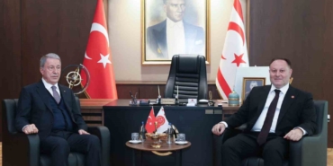 tbmm-milli-savunma-komisyonu-baskani-akar-kktc-cumhuriyet-meclis-baskani-ozturkler-ile-gorustu-54NyPZVw.jpg