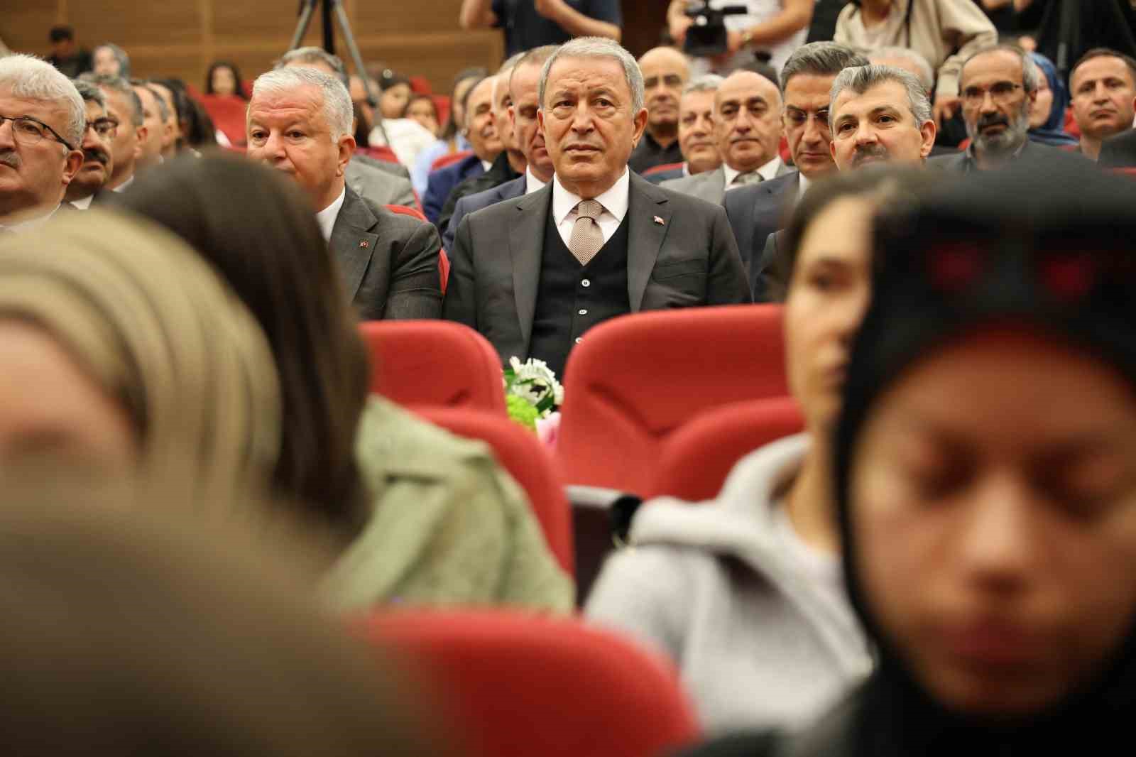 tbmm milli savunma komisyonu baskani akar parasini verdigimiz halde alamadiklarimizi su anda ihrac eder bVM9RMy7