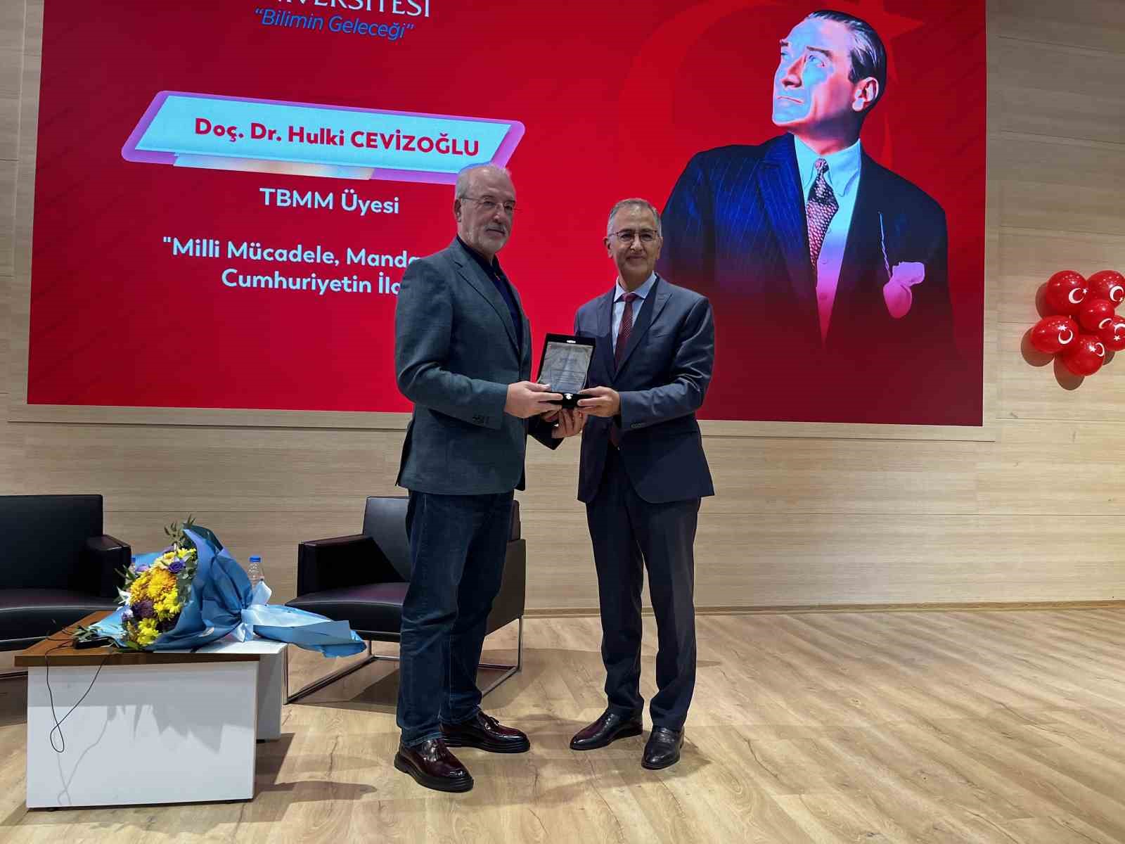tbmm uyesi doc dr hulki cevizoglu ataturke yanlis tedavi uygulandigi icin hastaligi ilerledi 1 PzzEMzQW