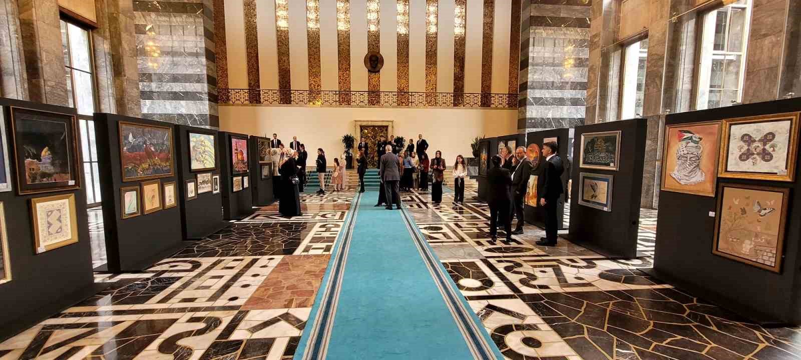 tbmmde gazze konulu hilalin isiginda sanat sergisi 2 bKDrGuZQ