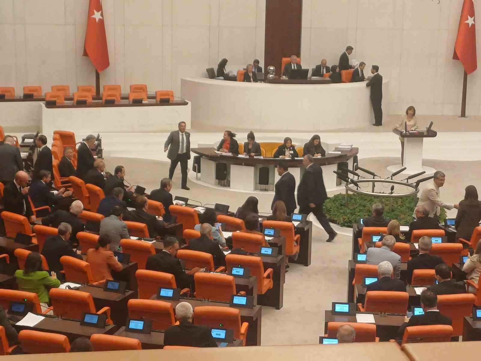 tbmmde oturma duzeni degisti 0