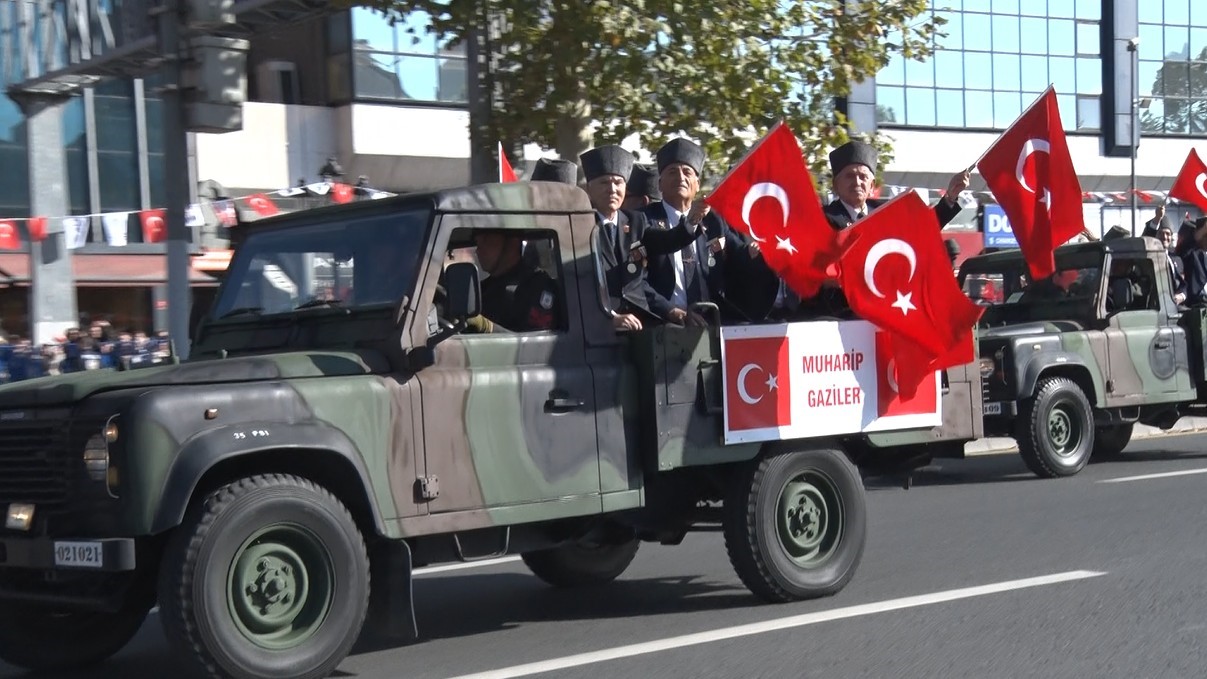tbmmden birinci meclise kortej yuruyusu 5 WteU7NJj