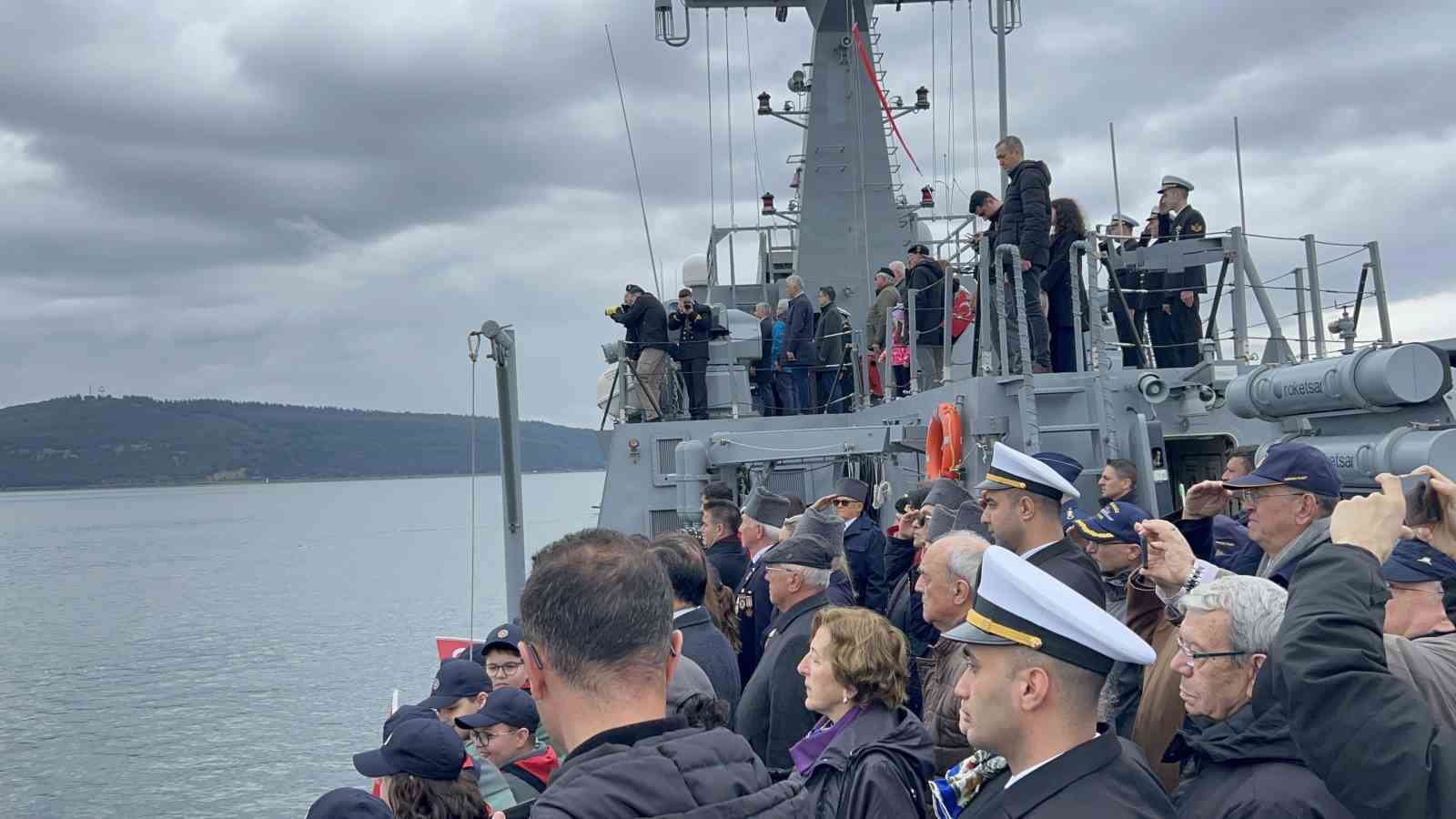 tcg dumlupinar denizaltisinda sehit olan 81 denizci icin anma toreni duzenlendi 2 gnUM3AJU