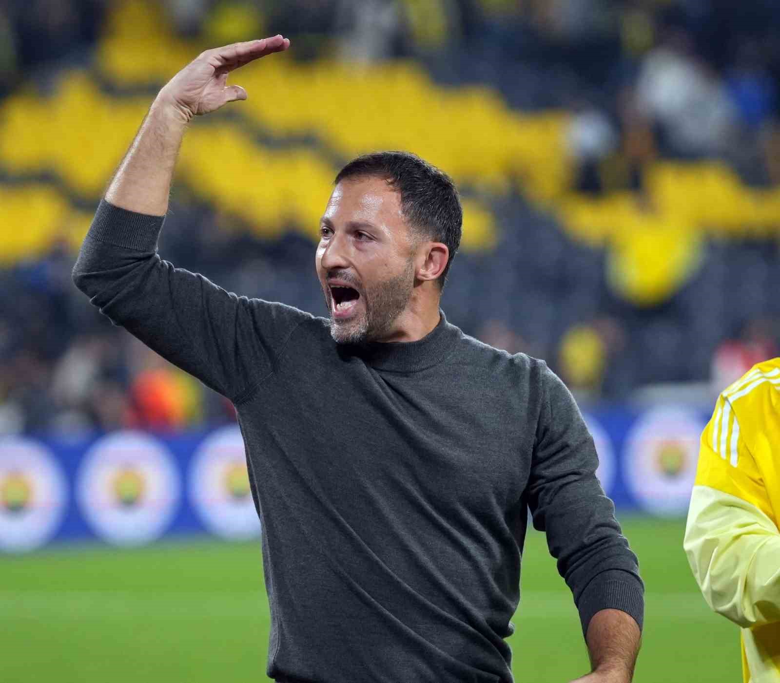 tedesco galibiyet sonrasi tribunleri turladi 2 uzuBSfBO