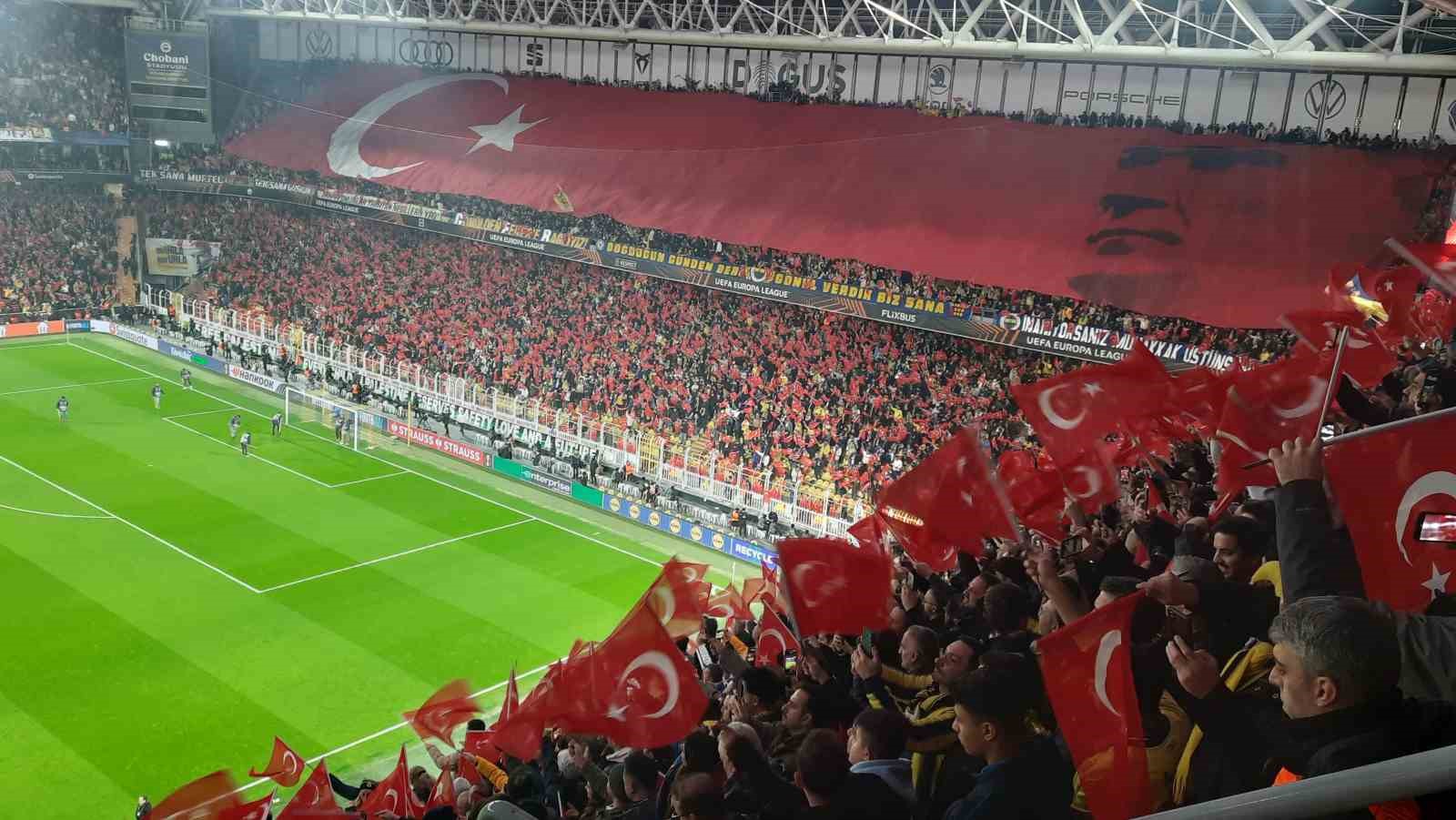 tedescodan aston villa macinda 3 degisiklik 2 PY9X5HPN