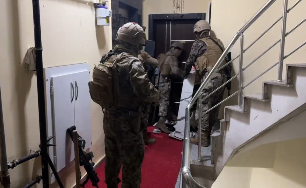 Tefecilere şafak operasyonu: Evden servet çıktı 4 tefecilere safak operasyonu evden servet cikti 0 2OckP4FU