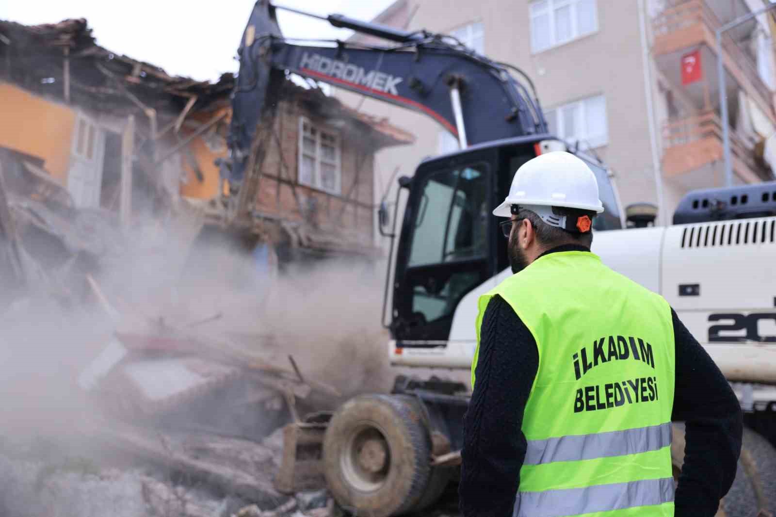 tehlike olusturan ve suc yuvasina donen metruk binalar yikiliyor 5 CaI5dOL5