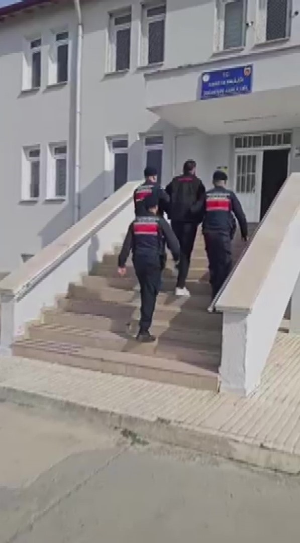 tehlikeli motosiklet kullandigi goruntuleri yemisim kurallarinizi notuyla paylasti geregi yapildi 3 LgLGe8yO