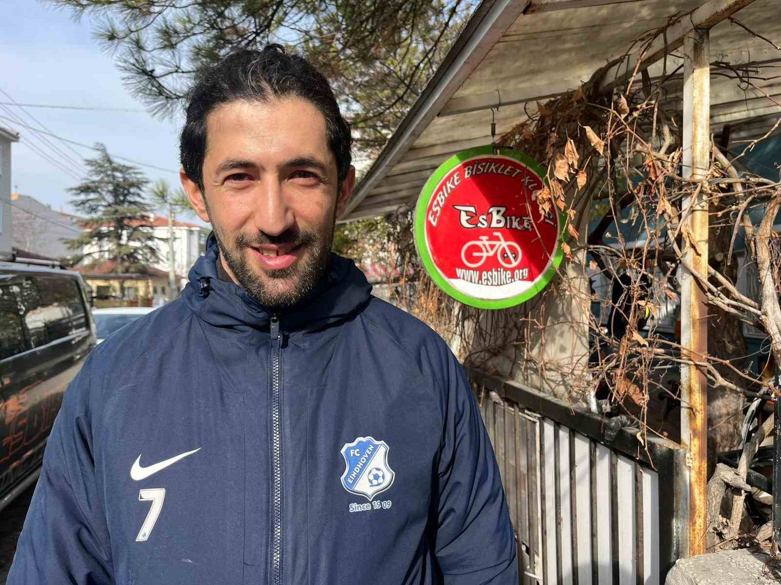tek basina bulduklari yeni dogmus kuzuyu 3 kilometre otedeki annesi ile kavusturdular 1 jHRiqYaC