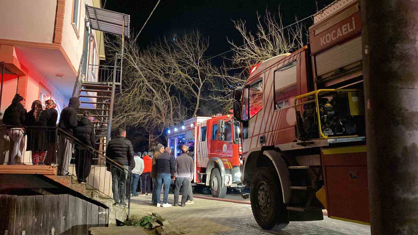 tek basina yasadigi evinde alevlerin arasinda hayatini kaybetti 5