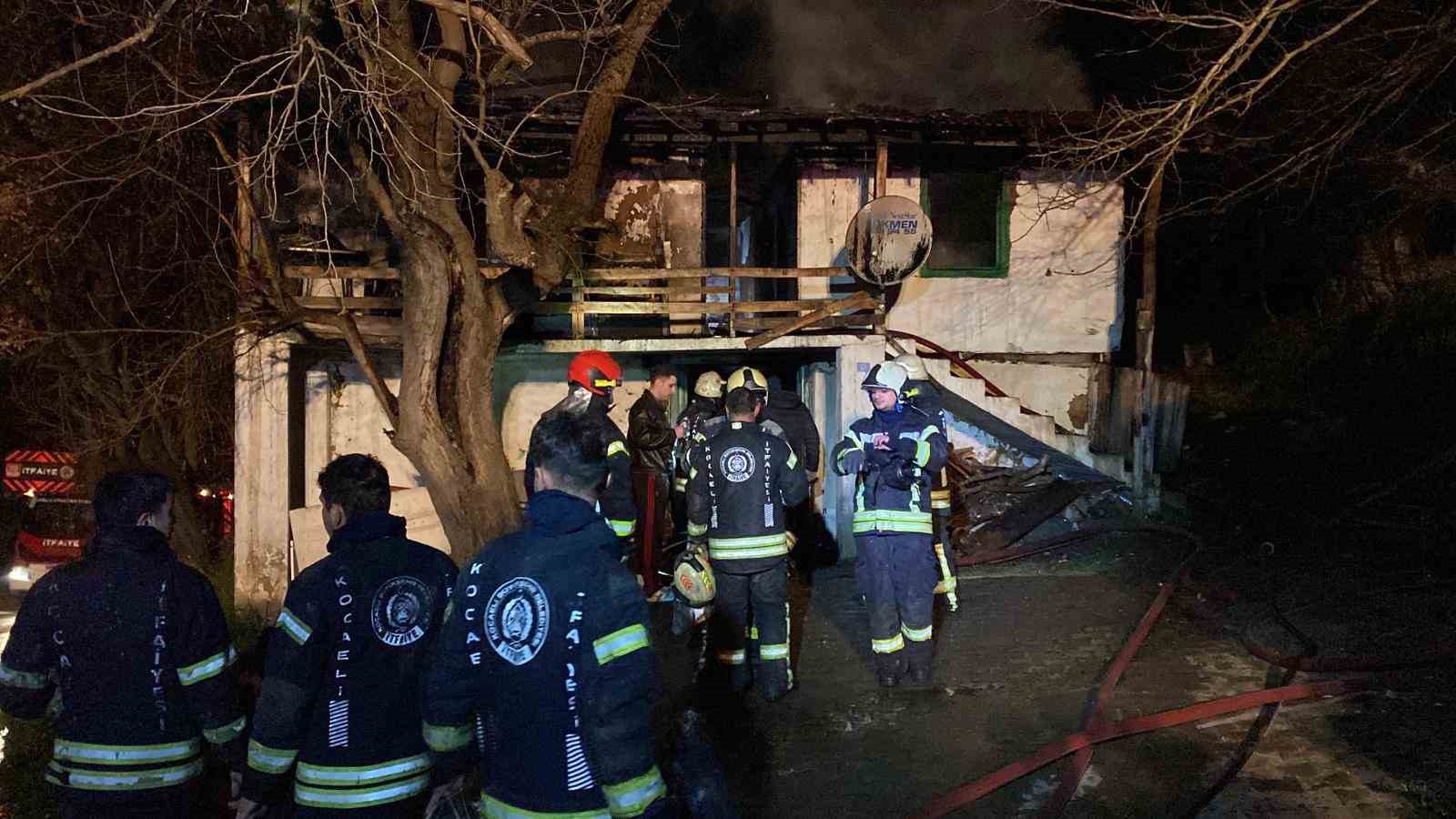 tek basina yasadigi evinde alevlerin arasinda hayatini kaybetti 7 5a5qhrZ9