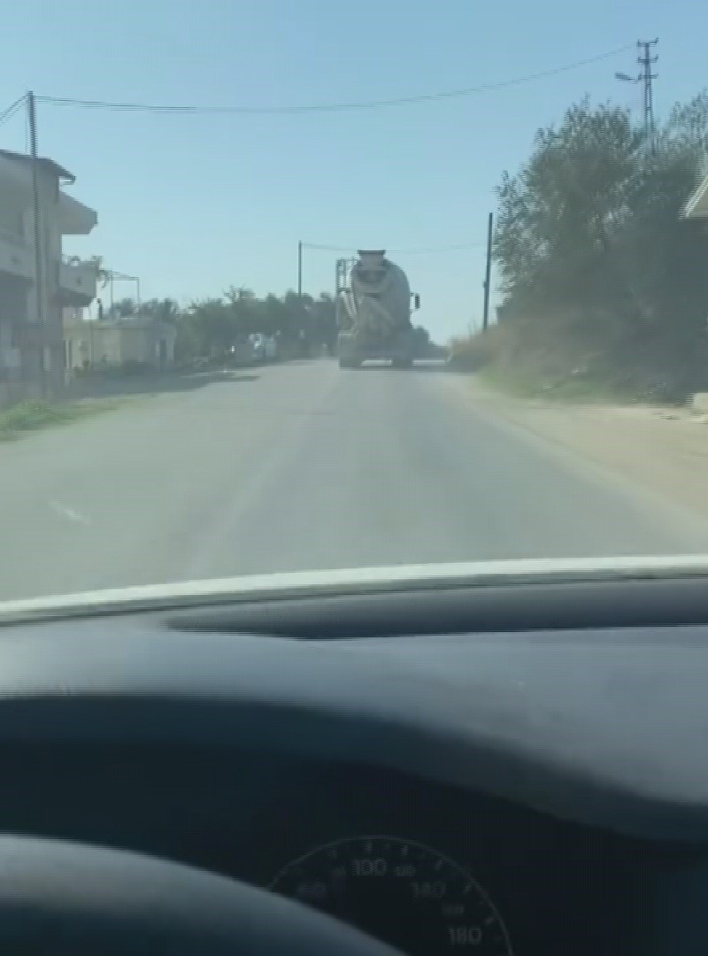 tek seritli yoldaki hiziyla pes dedirten mikser surucusu kamerada 2 9T3G2e1S