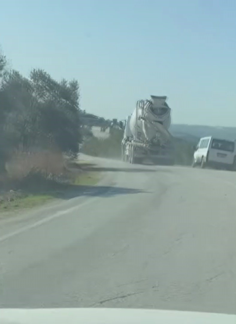 tek seritli yoldaki hiziyla pes dedirten mikser surucusu kamerada 3 Ru3LMEPV