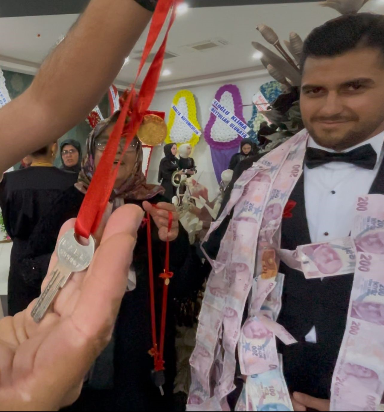 tek torununa dugunde taki olarak ev araba ve tarla hediye etti 1 WcjIpIcr