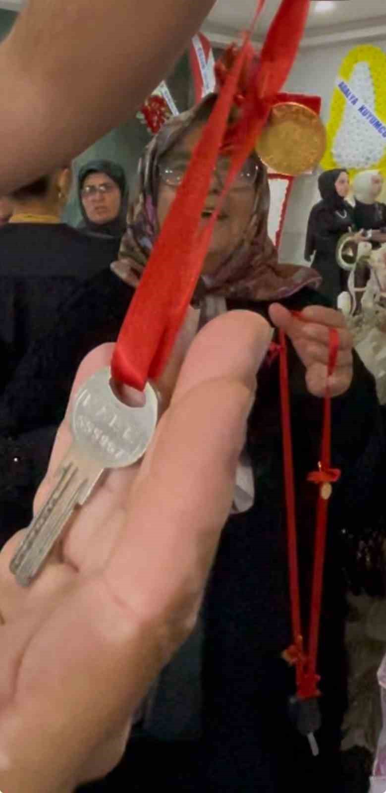 tek torununa dugunde taki olarak ev araba ve tarla hediye etti 4